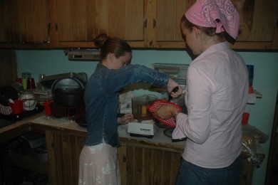 girls cooking